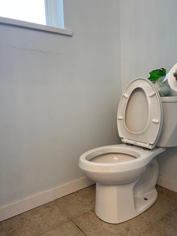 One Bedroom, One Living Room, One Kitchen And One Bathroom With Independent Access Richmond Extérieur photo